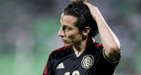 Andrés Guardado estará fuera del PSV seis semanas.