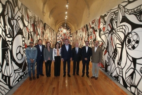 Incluyen pinturas al &oacute;leo, tableros de talavera, esculturas y un misal antiguo