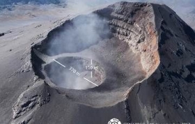 Vuelo sobre el volcán