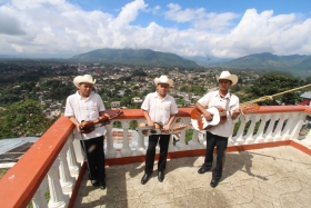 Tr&iacute;o Huasteca representar&aacute; a Puebla en Rusia