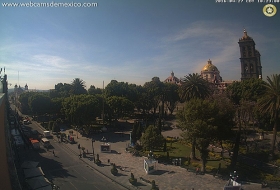 Soleado el zócalo poblano