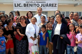 El Ejecutivo se reunió con padres de familia y alumnos, donde reconoció la dedicación de los docentes poblanos