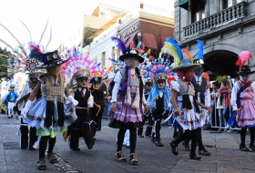 Huehues inician sus carnavales