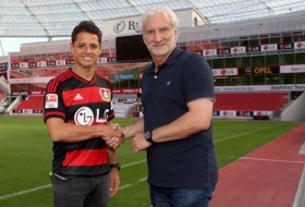 Chicharito será en sexto jugador mexicano en participar en la Bundesliga.