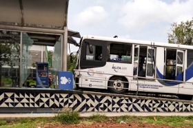 El conductor utilizó la rampa para ir frenando el vehículo