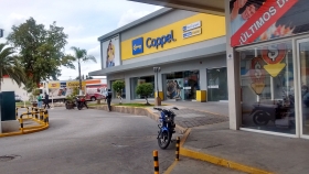 Los maleantes aprovecharon la distracción de los uniformados y asaltaron la sucursal de Coppel  