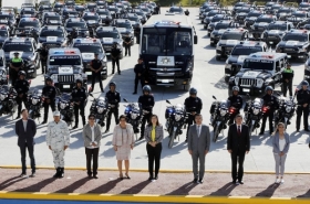 La adquisición consta de 72 camionetas tipo pick up, 9 tipo Jeep, 12 motocicletas todo terreno y un autobús 