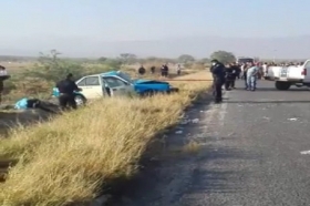 Los pasajeros del taxi perdieron la vida 