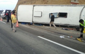 La volcadura se debió al exceso de velocidad 