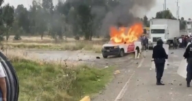 Tras el enfrentamiento habría policías y pobladores lesionados    