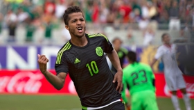 Al minuto 54 Giovani Dos Santos marc&oacute; de pie derecho el 2-1.